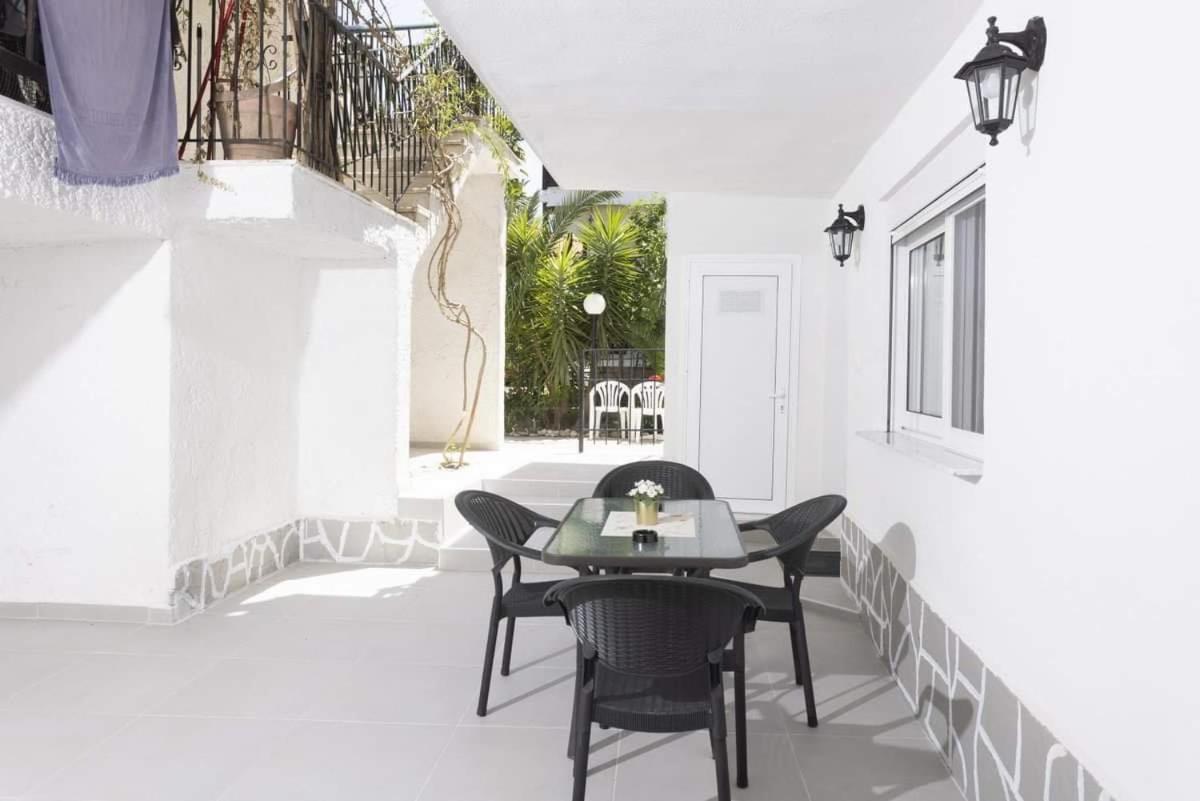 Katerina Apartments Pefkochori Exterior photo