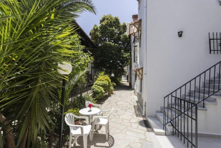 Katerina Apartments Pefkochori Exterior photo